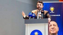 “AK PARTİ’DE ESKİ OLMAZ, BAYRAK YARIŞI OLUR”
