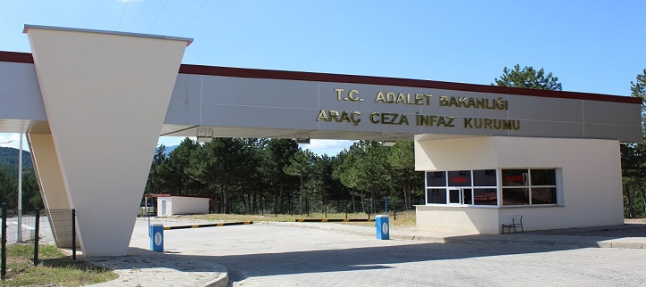 İNFAZ KORUMA MEMURU EVİNDE ÖLÜ BULUNDU