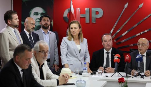 GENEL BAŞKANLIK TARTIŞMALARI BAYRAMLAŞMAYA YANSIDI
