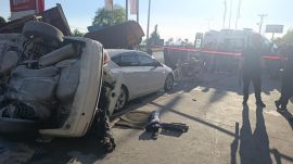 İSTASYONA DALAN OTOMOBİL DEHŞET SAÇTI