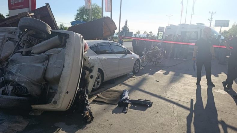 İSTASYONA DALAN OTOMOBİL DEHŞET SAÇTI