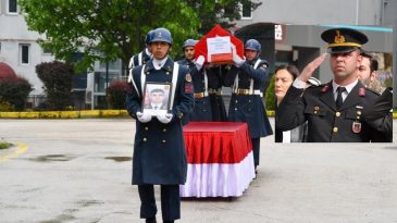SON GÖREV GÜNÜNDE ÖĞRENCİLERE BURS İÇİN ÇALIŞMIŞ
