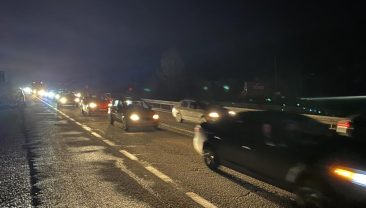 KEMİKLİ’DE TRAFİK DURMA NOKTASINA GELDİ