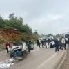 OTOMOBİLLE SERVİS ÇARPIŞTI ORTALIK CAN PAZARINA DÖNDÜ